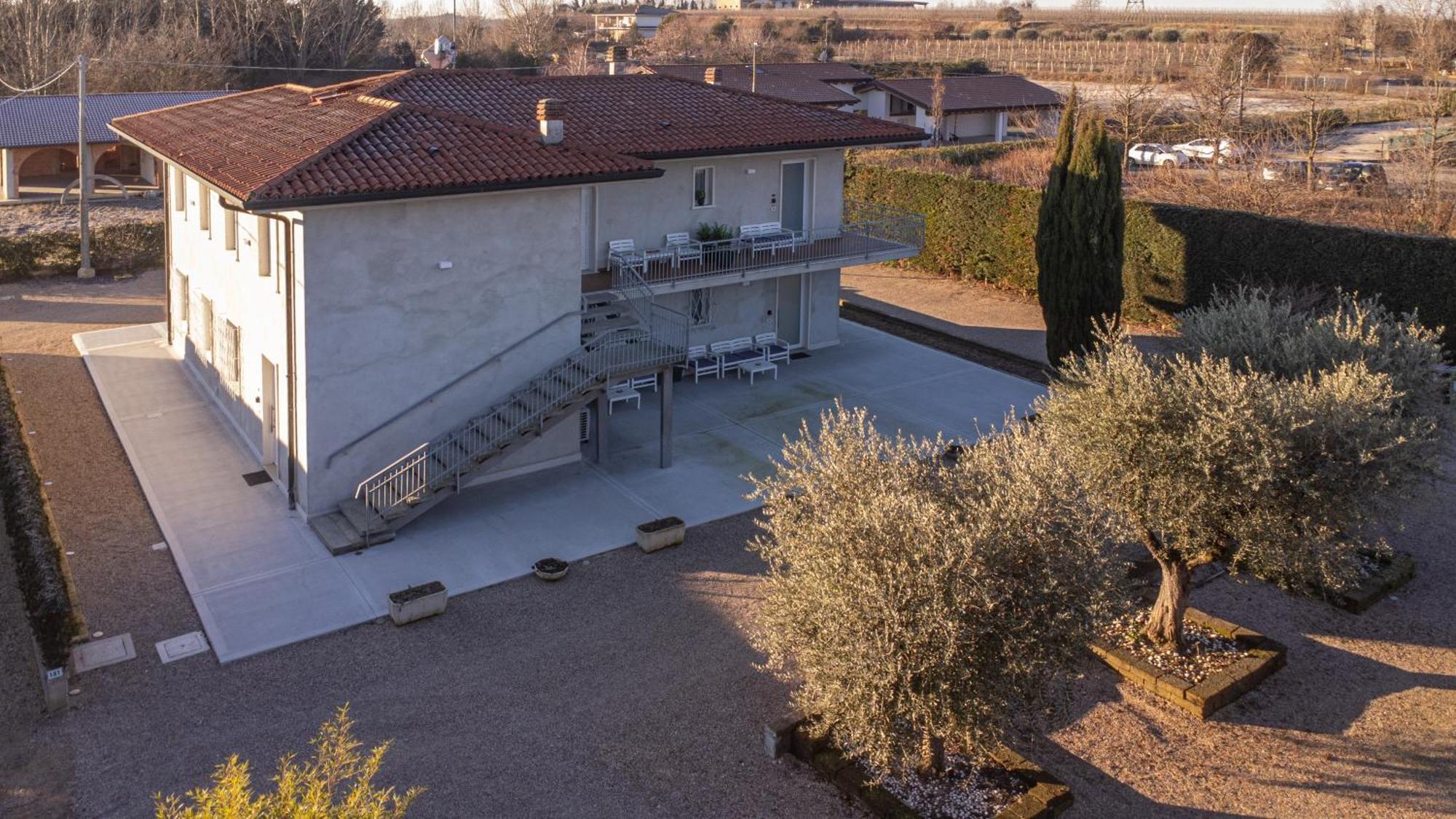 Red Carpet Apartment Castelnuovo del Garda Exterior photo